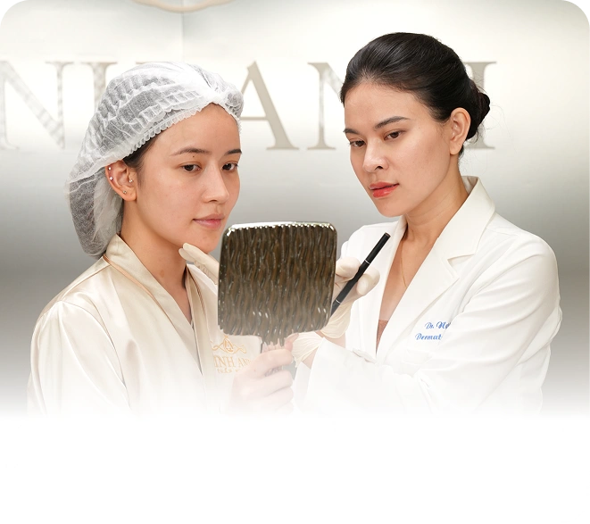 Bác sĩ hướng dẫn chăm sóc da tại nhà sau điều trị mụn